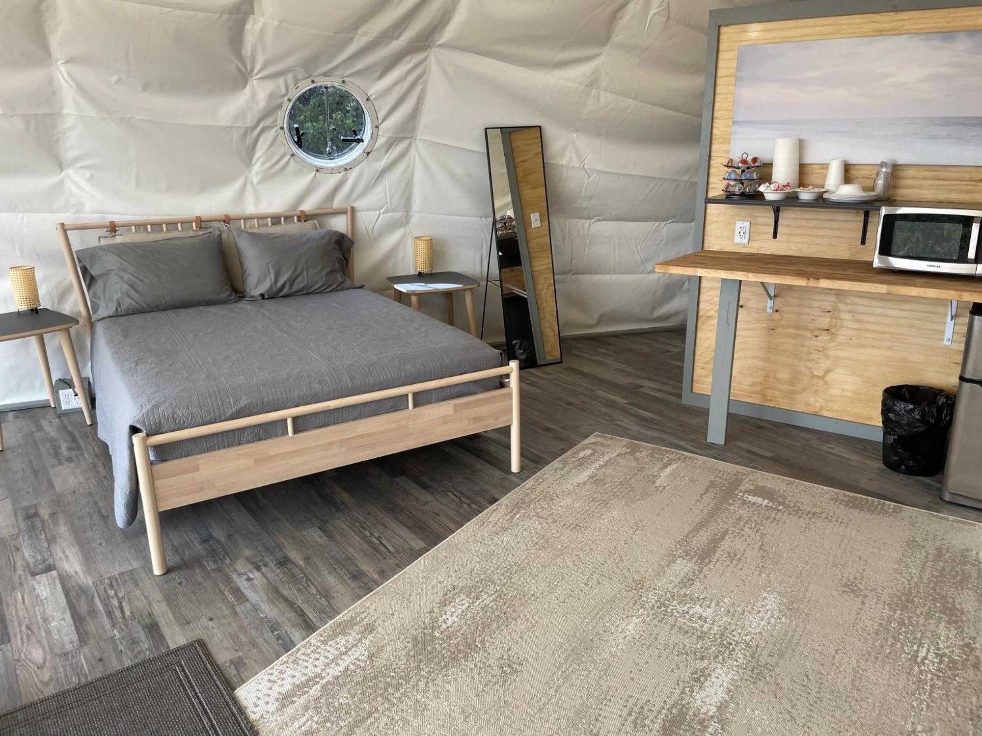 Canyon Rim Domes - A Luxury Glamping Experience!! Monticello Εξωτερικό φωτογραφία
